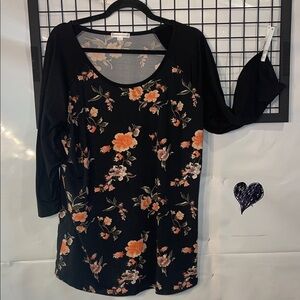 Warehouse Black Floral 3/4 Sleeve Top with stretch